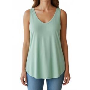 NEW DIVA USA soft knit v-neck sleeveless top in mint
